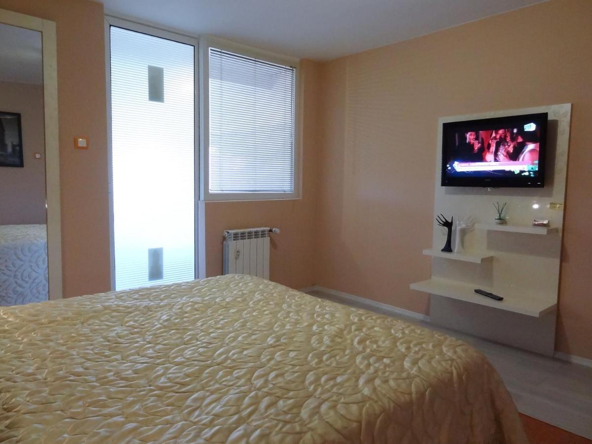 Lvc,Lac & Nyc Apartshotel Faleza 갈라치 외부 사진