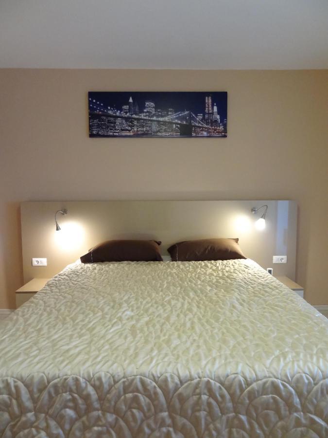 Lvc,Lac & Nyc Apartshotel Faleza 갈라치 외부 사진