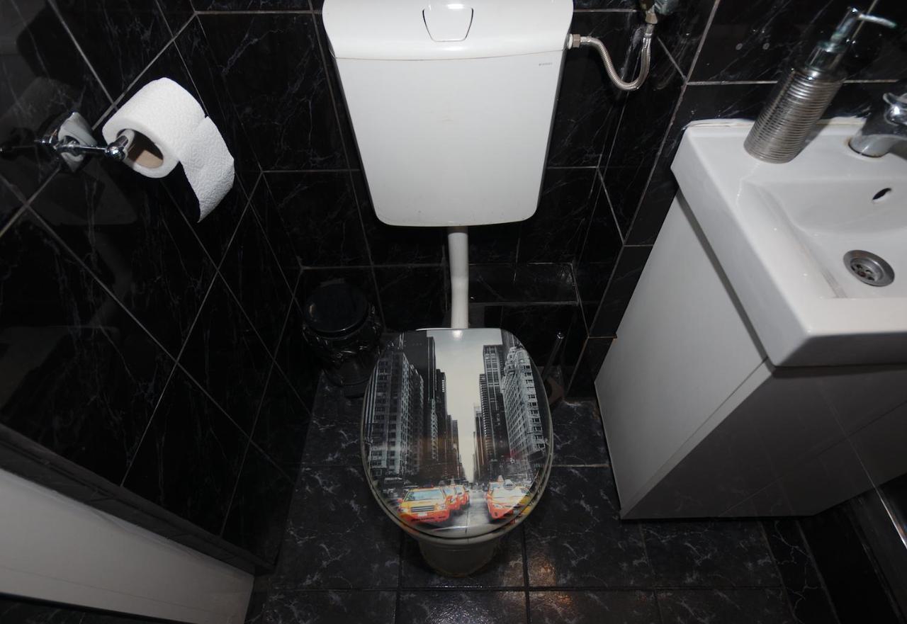Lvc,Lac & Nyc Apartshotel Faleza 갈라치 외부 사진