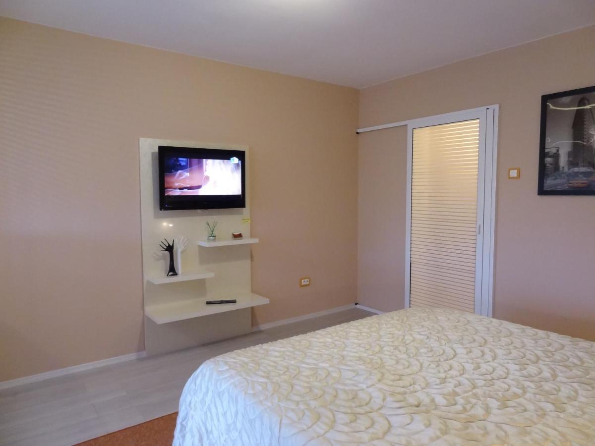 Lvc,Lac & Nyc Apartshotel Faleza 갈라치 외부 사진