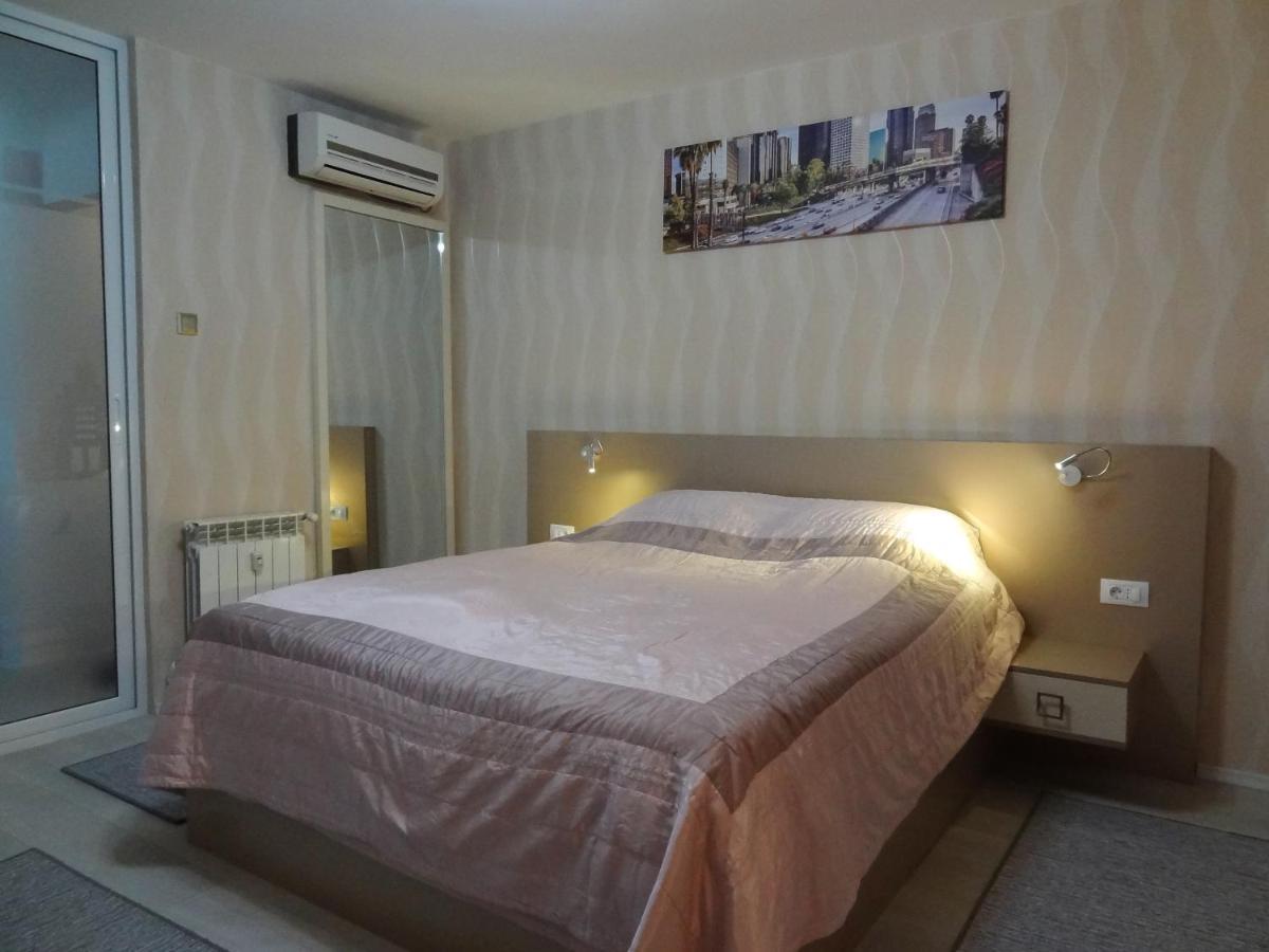 Lvc,Lac & Nyc Apartshotel Faleza 갈라치 외부 사진